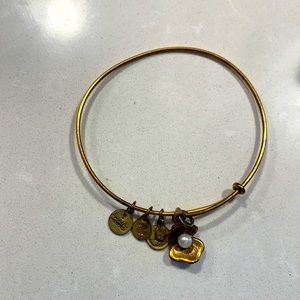 Alex and ani bronze pearl and clam bracelet